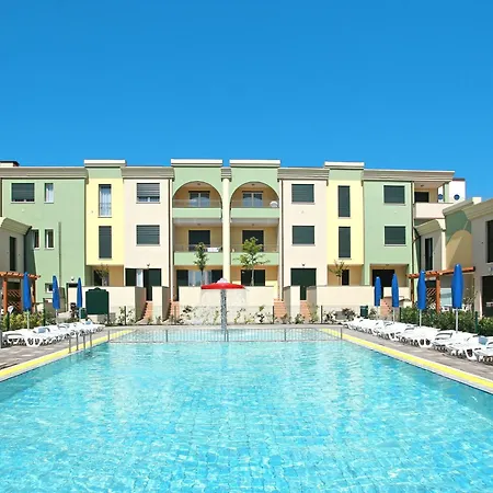 La Quercia-le Farnie - Cao422 By Interhome * La Fagiana